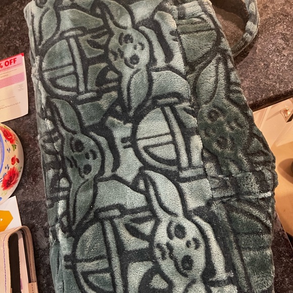 Vera Bradley Mandalorian & Grogu Large Duffle - Picture 4 of 4